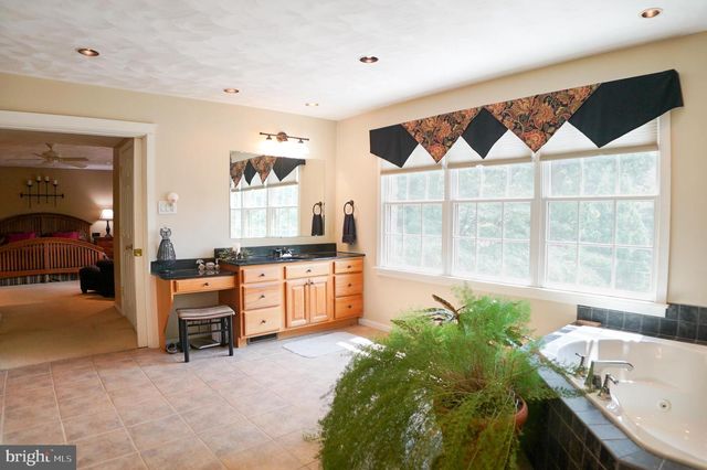 29 SYLVAN DR, Lock Haven, PA 17745