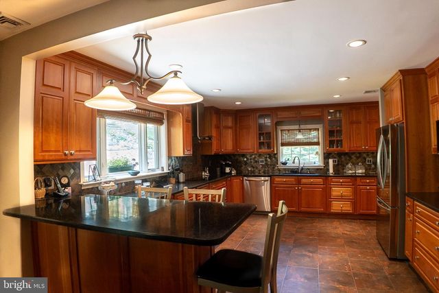 29 SYLVAN DR, Lock Haven, PA 17745