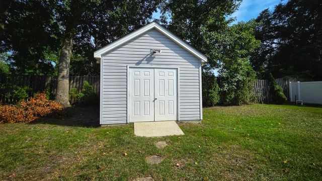 4091 Lakeshore Dr., Little River, SC 29566