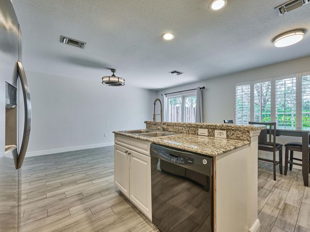 6725 Old Farm Trail, Boynton Beach, FL 33437