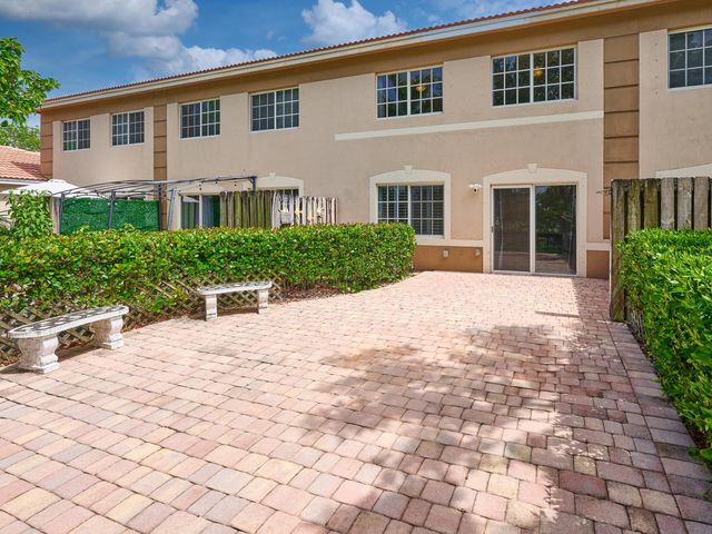 6725 Old Farm Trail, Boynton Beach, FL 33437