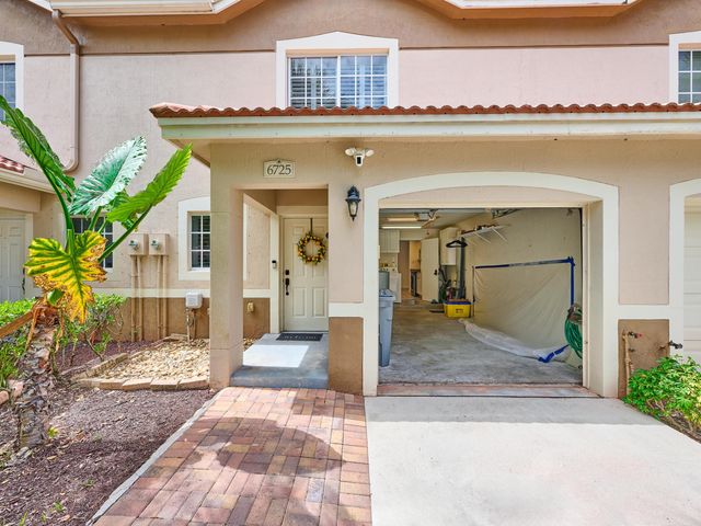 6725 Old Farm Trail, Boynton Beach, FL 33437