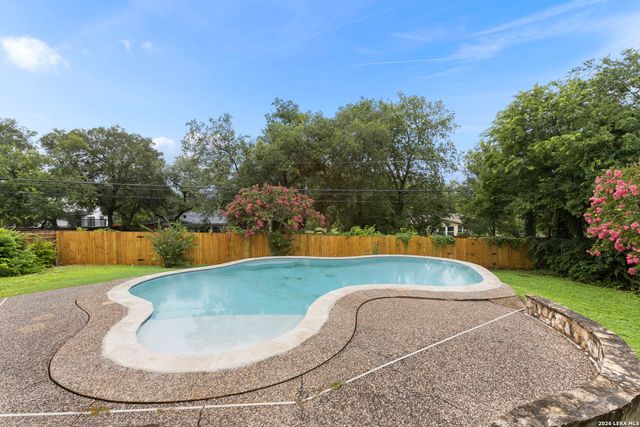 117 BRYKER DR, Terrell Hills, TX 78209