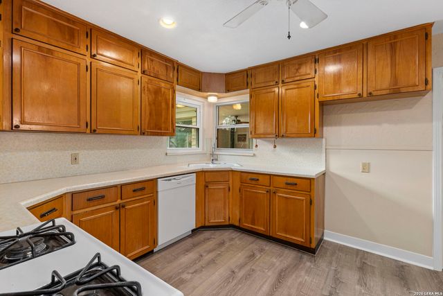 117 BRYKER DR, Terrell Hills, TX 78209