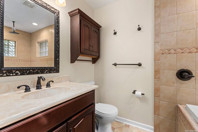 117 BRYKER DR, Terrell Hills, TX 78209