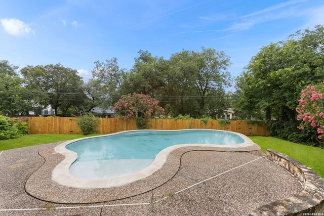 117 BRYKER DR, Terrell Hills, TX 78209