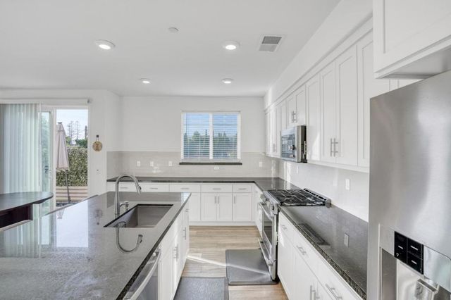 29243 Hub Court, Hayward, CA 94544