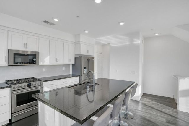 29243 Hub Court, Hayward, CA 94544