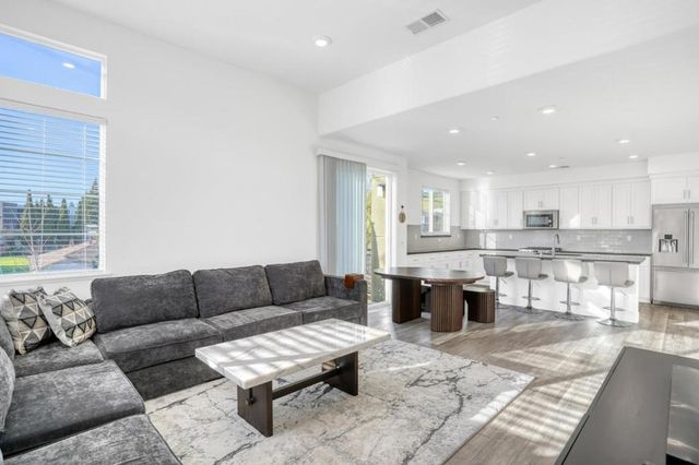 29243 Hub Court, Hayward, CA 94544