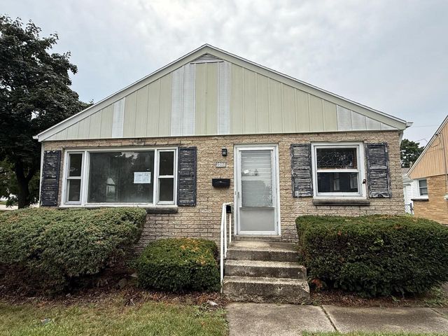 2577 S 65th STREET, Milwaukee, WI 53219