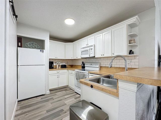 3202 QUEEN PALMS COURT, Kissimmee, FL 34747