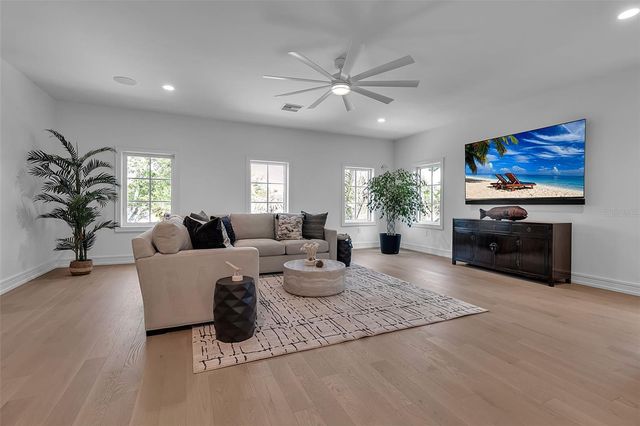 943 POMELO PLACE, Sarasota, FL 34236