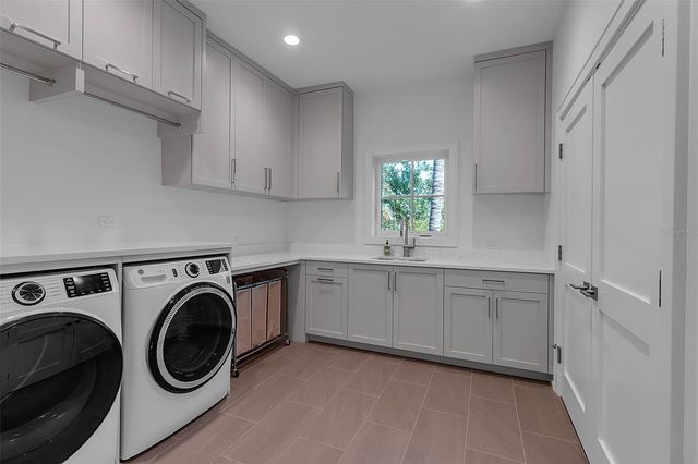 943 POMELO PLACE, Sarasota, FL 34236