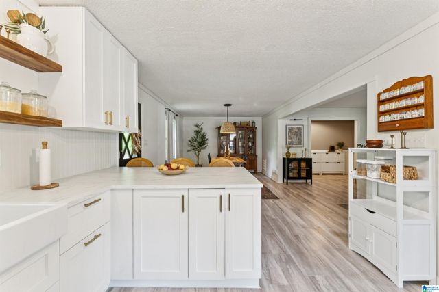 6766 SUNNY DELL DRIVE, Bessemer, AL 35023
