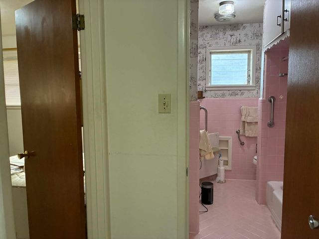 2421 Shalon Avenue, Fort Worth, TX 76112