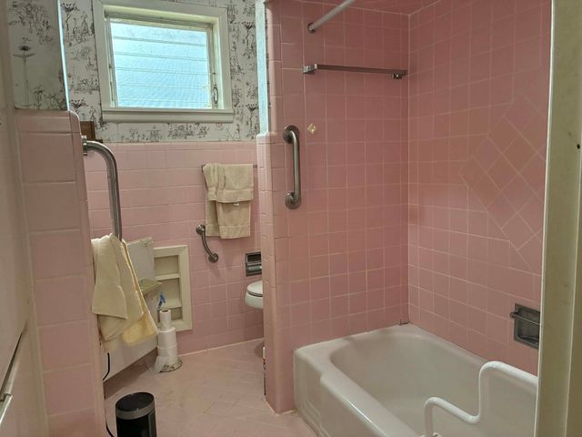 2421 Shalon Avenue, Fort Worth, TX 76112