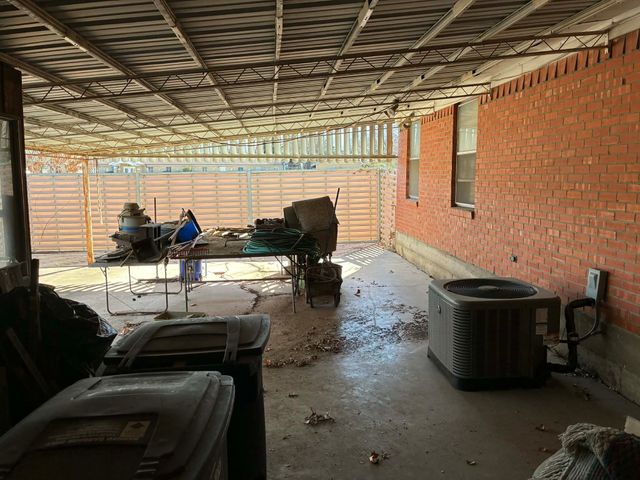 2421 Shalon Avenue, Fort Worth, TX 76112