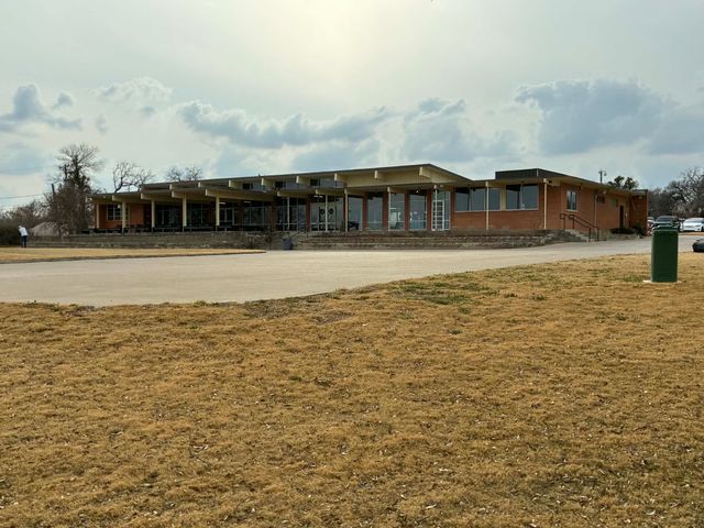 2421 Shalon Avenue, Fort Worth, TX 76112