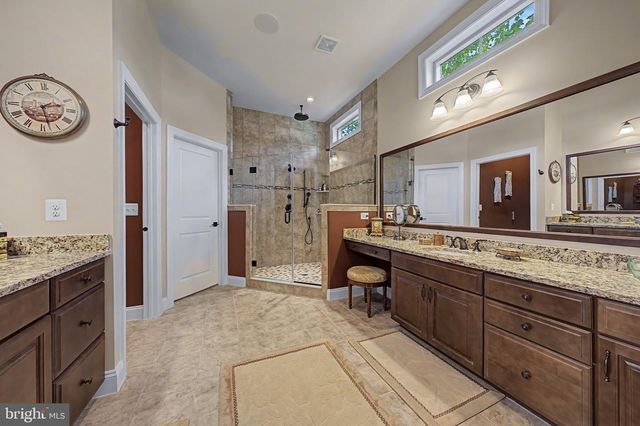 13723 LONG RIDGE DR, Gainesville, VA 20155