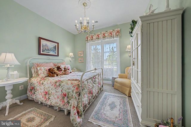 13723 LONG RIDGE DR, Gainesville, VA 20155