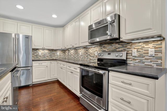 3079 MERIDIAN DR, Greenbackville, VA 23356