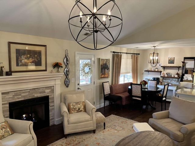 131 Carriage Lane, Midway, KY 40347