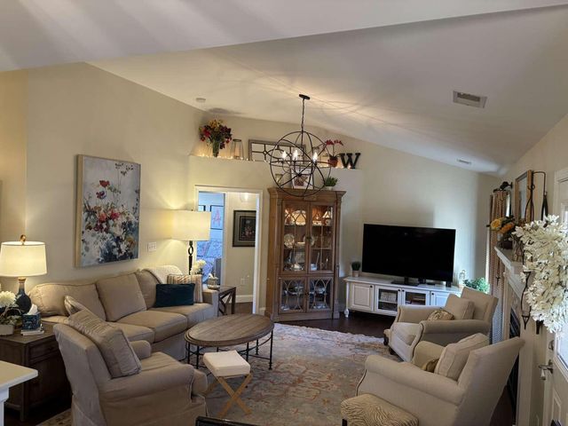 131 Carriage Lane, Midway, KY 40347