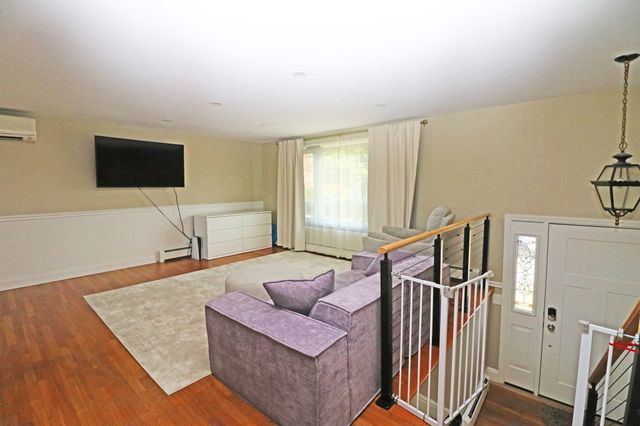 85 Forsyth Ave, Somerset, MA 02726