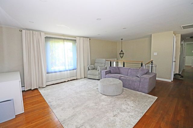85 Forsyth Ave, Somerset, MA 02726