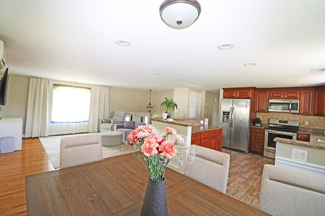 85 Forsyth Ave, Somerset, MA 02726