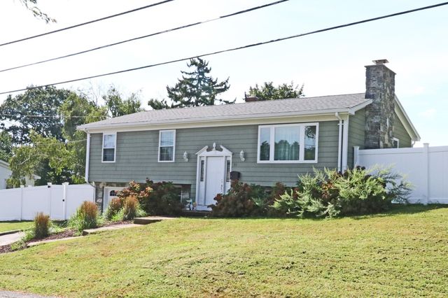 85 Forsyth Ave, Somerset, MA 02726