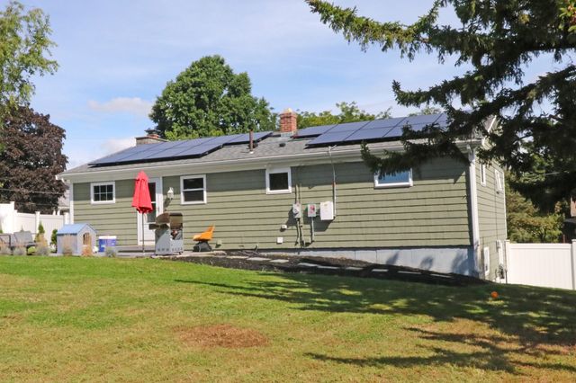 85 Forsyth Ave, Somerset, MA 02726