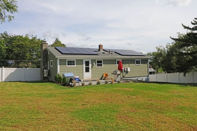 85 Forsyth Ave, Somerset, MA 02726