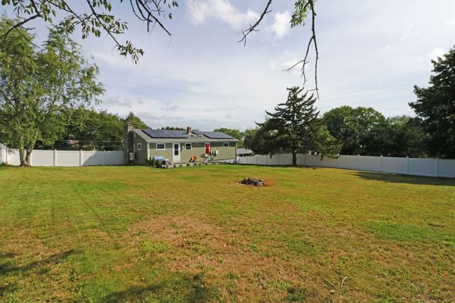 85 Forsyth Ave, Somerset, MA 02726