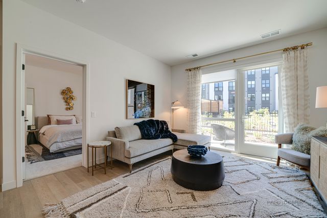 750 Hawthorn Row 2132, Vernon Hills, IL 60061