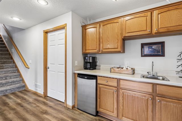 1105 NW Boulder Brook Drive, Ankeny, IA 50023