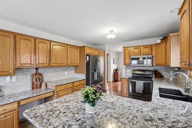 1105 NW Boulder Brook Drive, Ankeny, IA 50023