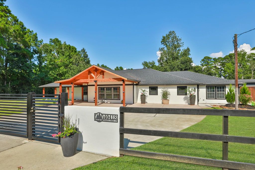 40418 Rolling Forest Drive, Magnolia, TX 77354