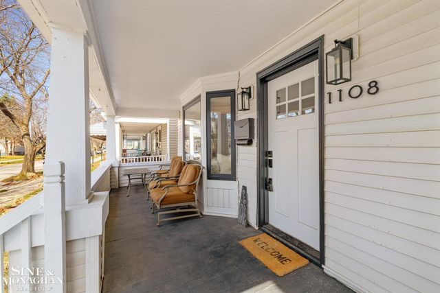 1108 Wayburn Street, Grosse Pointe, MI 48230