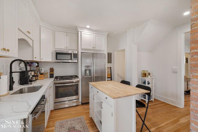 1108 Wayburn Street, Grosse Pointe, MI 48230