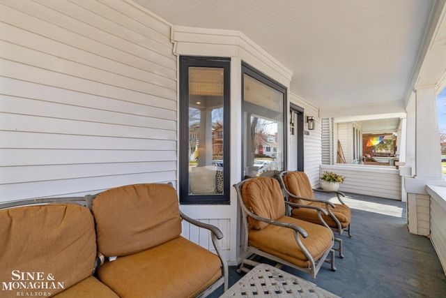 1108 Wayburn Street, Grosse Pointe, MI 48230