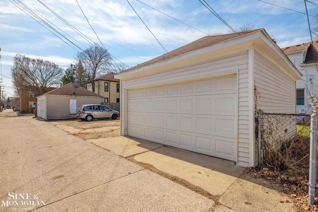 1108 Wayburn Street, Grosse Pointe, MI 48230