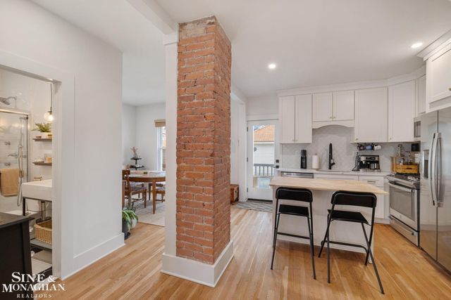 1108 Wayburn Street, Grosse Pointe, MI 48230