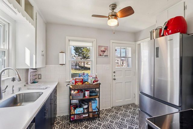 222 Hyde Park AVENUE, Waukesha, WI 53188