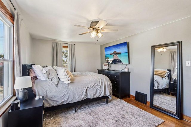 222 Hyde Park AVENUE, Waukesha, WI 53188