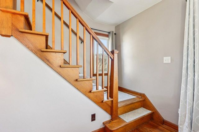 222 Hyde Park AVENUE, Waukesha, WI 53188