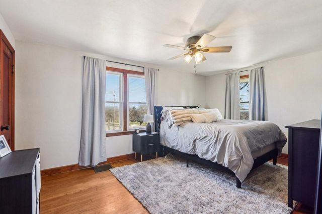 222 Hyde Park AVENUE, Waukesha, WI 53188