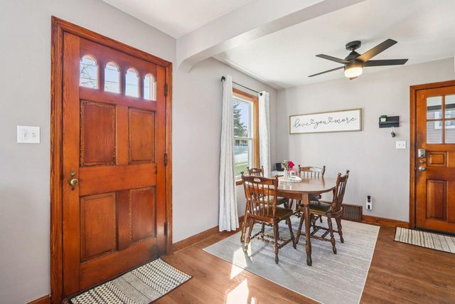 222 Hyde Park AVENUE, Waukesha, WI 53188