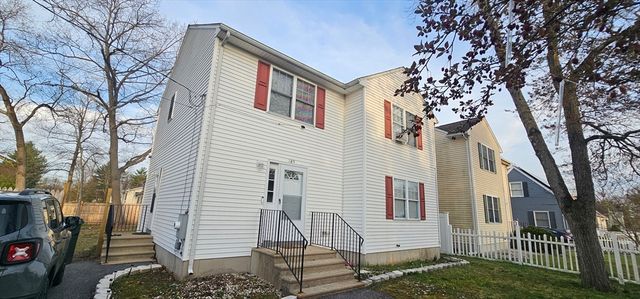 289 Morton St, Springfield, MA 01119