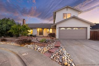 1519 Sunview Ct, Santa Rosa, CA 95401